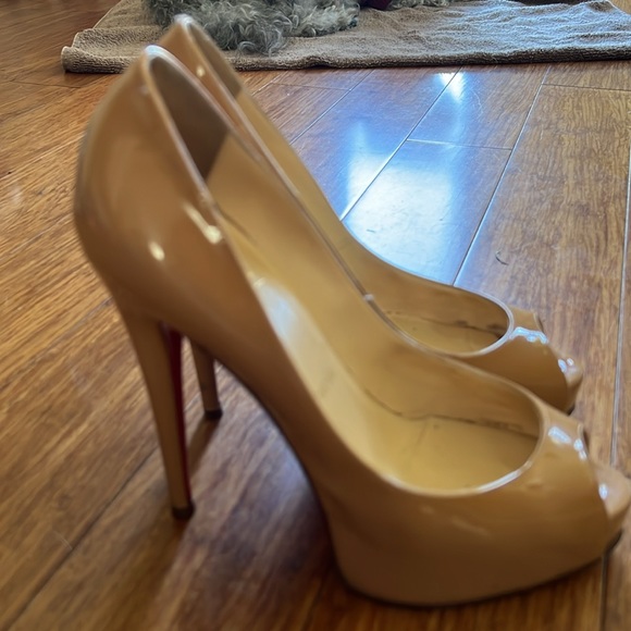 CHRISTIAN LOUBOUTIN NEW VERY PRIVÈ - Picture 3 of 8